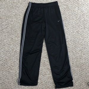 Boys black mesh Nike sweatpants size L